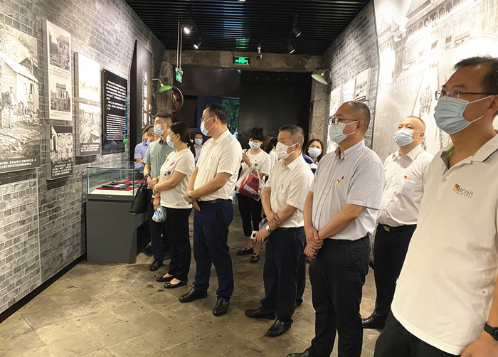 圖1:參觀重慶建川博物館 張雨田 攝_副本.jpg